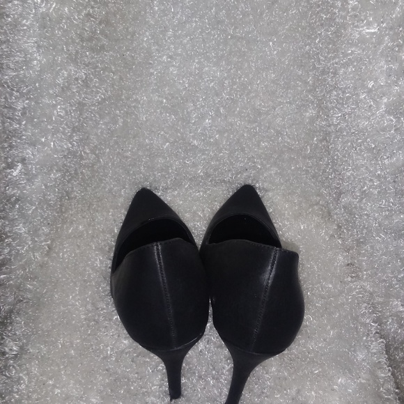 Heels - Picture 2 of 3